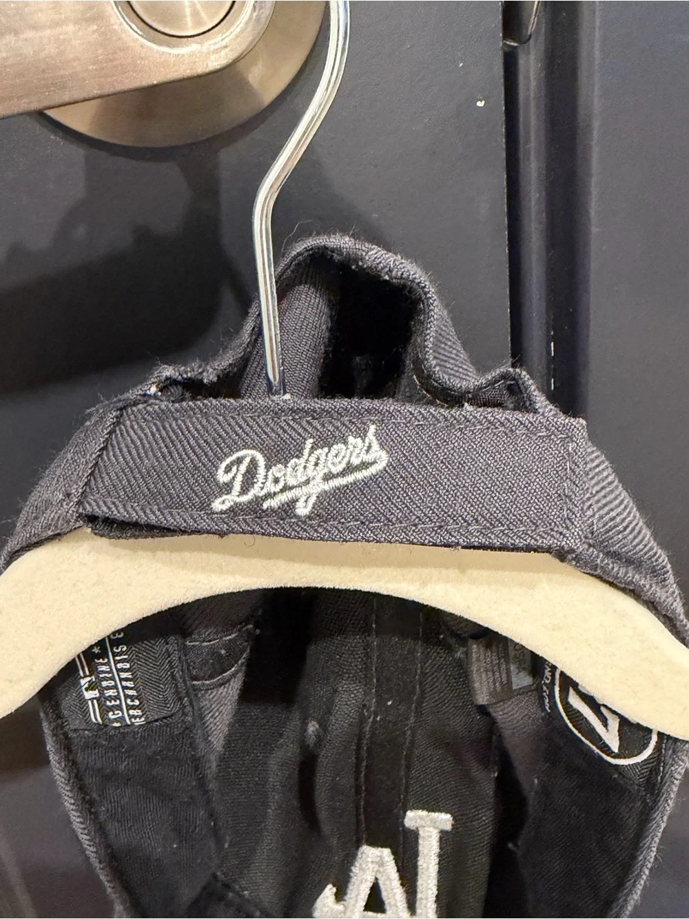 Dark gray ‘47 LA Dodgers black cap with white LA logo